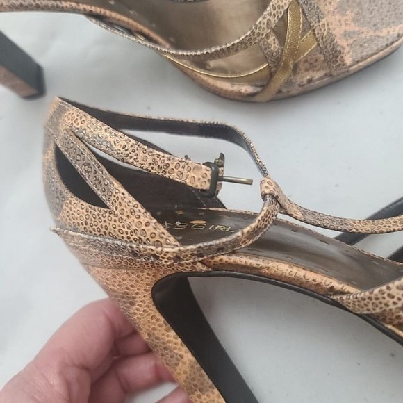 BCBGirls Animal Print Leather T-strap Sparkly Platform Heels 8.5B - Picture 12 of 13